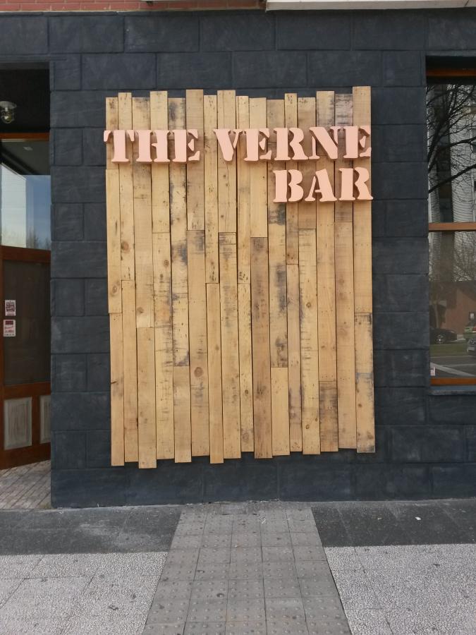 The Verne Bar. Metalisteria en cobre
